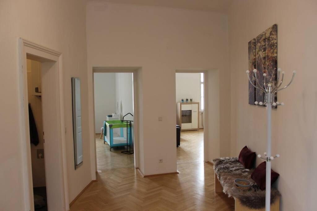Wunderschöne Altbauwohnung In Zentraler Lage Apartment *